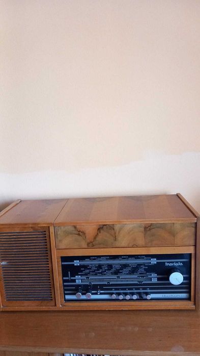 Radio casetofoane AIWA, radio Traviata, ceasuri de masa , stabilizatoare tensiune