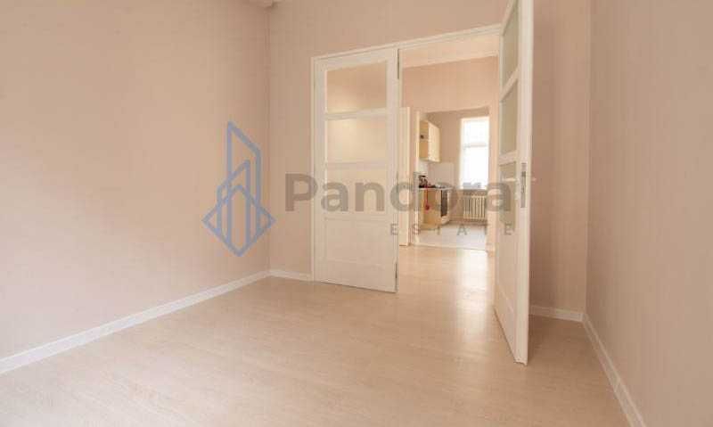 Дава се под наем Тристаен апартамент в София, Център - 83 кв.м за 600 € - Снимка #9