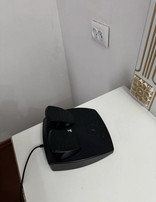 Руль для игр с педалью