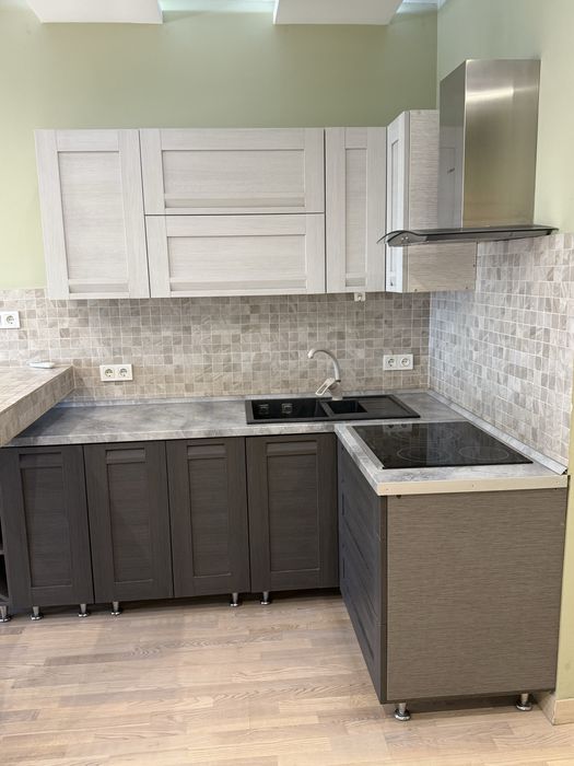 Продам кухню с техникой(срочно)