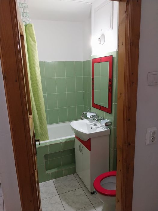 Închiriez garsoniera Valea  Roșie