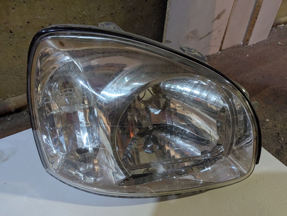 Продам фары Santafe 2001