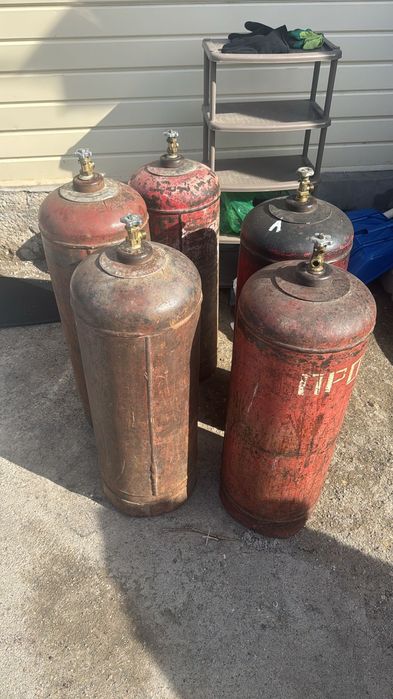 Продам баллоны 5шт.