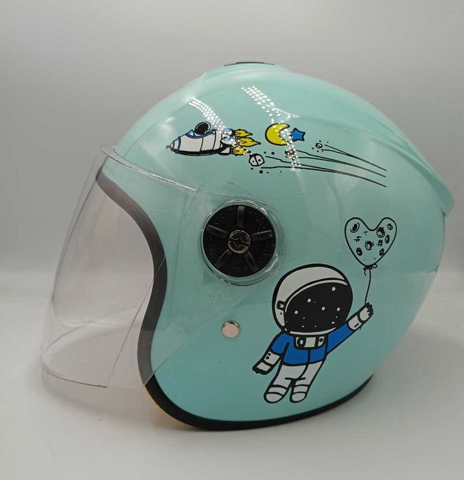 Ново! Детска скутерска каска Ново!