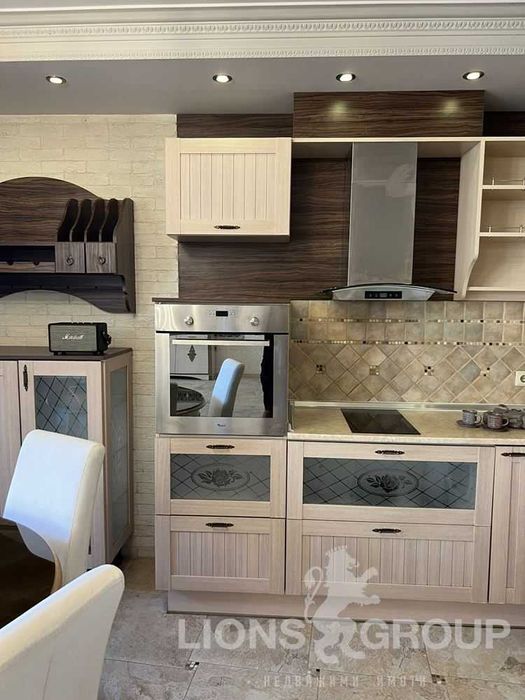 Дава се под наем Двустаен апартамент в Варна, Лятно кино Тракия - 100 кв.м за 714 € - Снимка #3