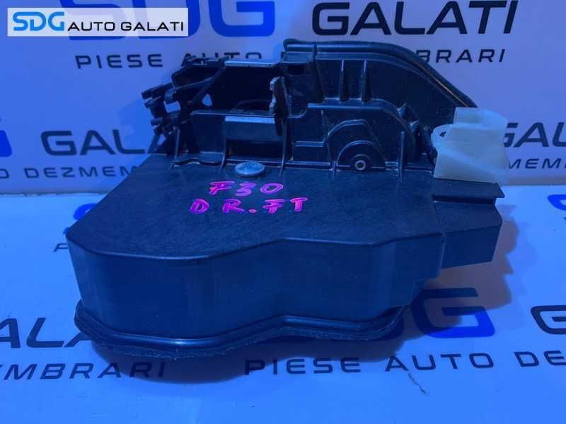 Broasca Incuietoare cu 5 Pini la Mufa Usa Portiera Dreapta Fata BMW Seria 3 F20 F21 2011 - 2019 Cod A053702