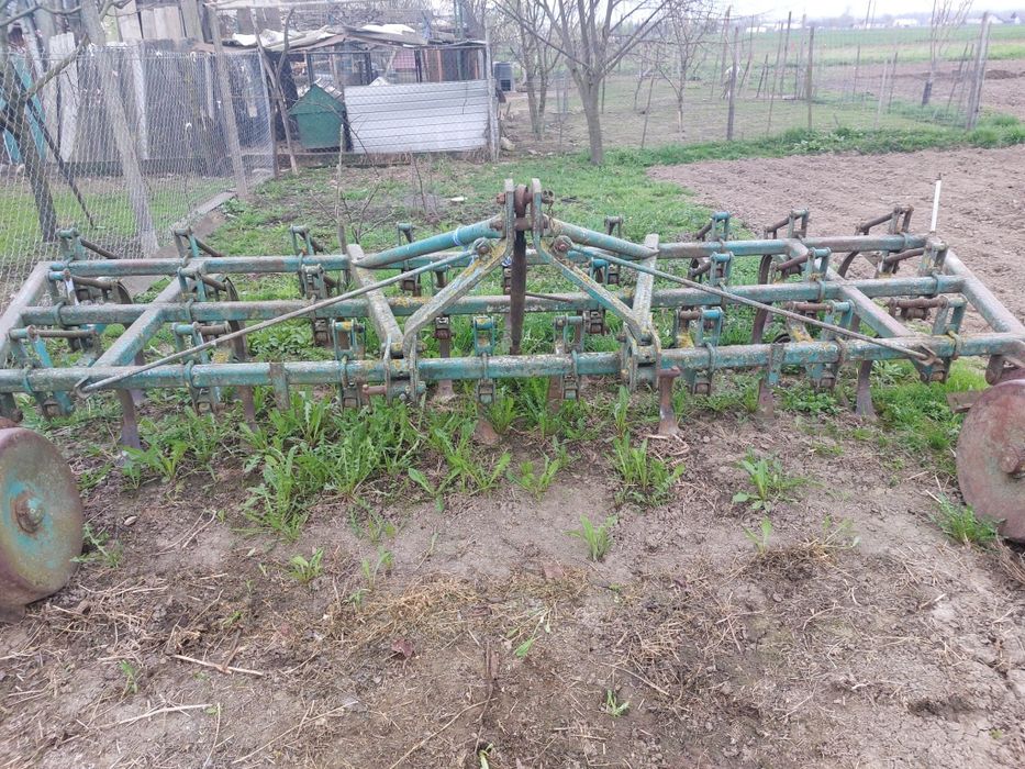 Vand combinator mașina de plantat cartofi si cositoare