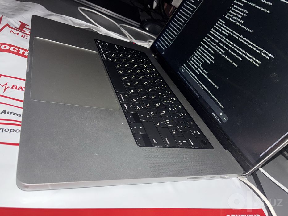 MacBook Pro 16" M1 Pro, 16 ГБ / 1 ТБ, батарея 97%