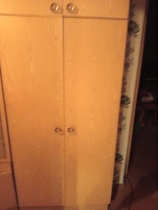 Продаю стенку.