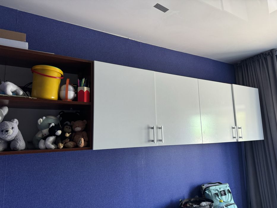 Шкаф навесной для детской