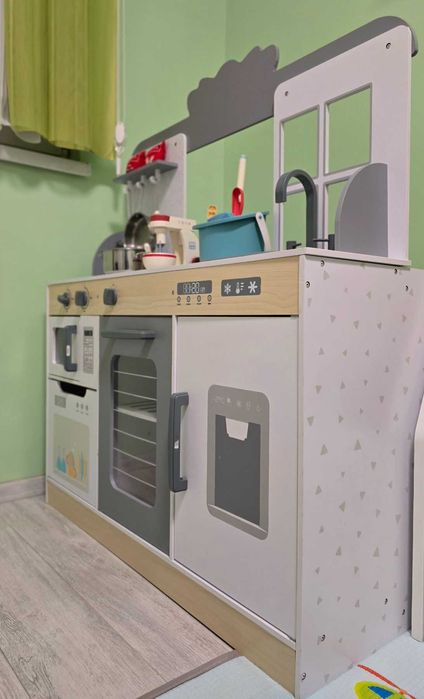 Детска дървена кухня и ресторант MONI 2 в 1 +аксесоари