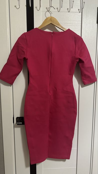 Продам платье силуэтное