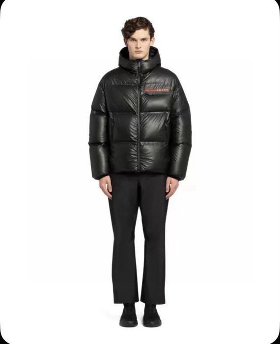 Подам курку Prada