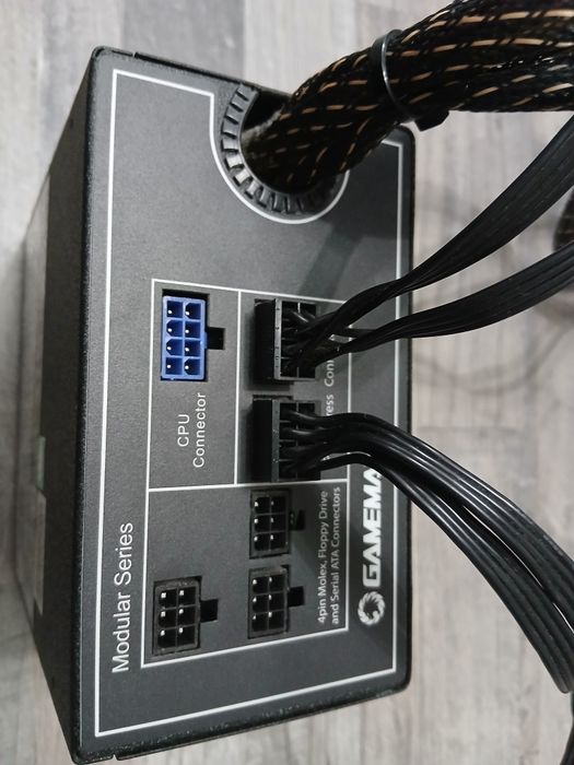 Блок питание GameMax 700вт