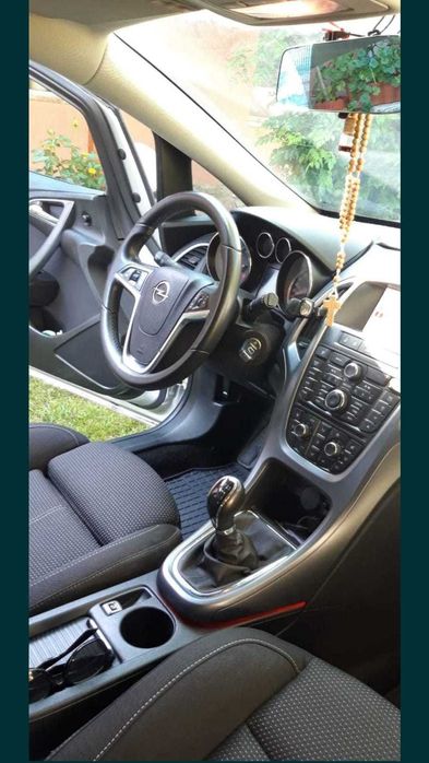 Opel Astra J Sports Tourer – diesel – 2013 – break spatios + carlig