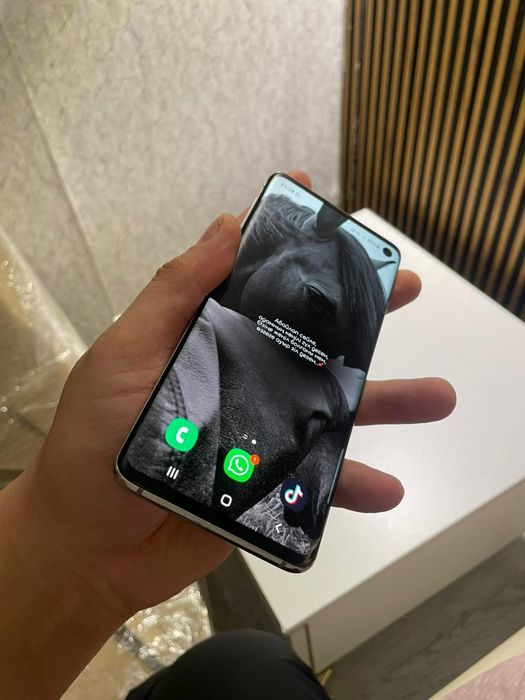 Самсунг s10 в хорошем состоянии