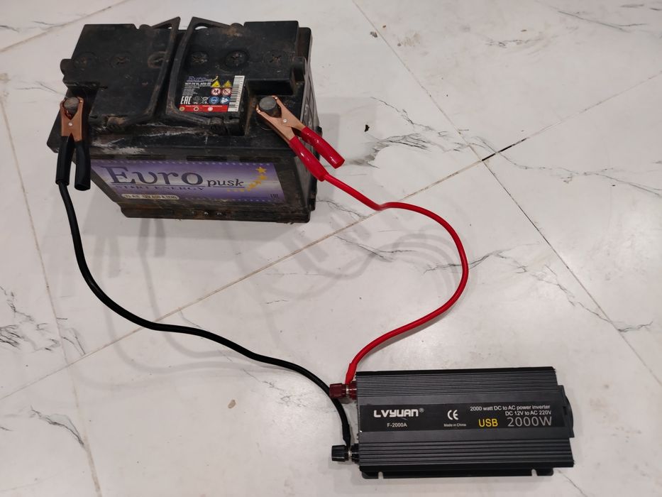 Инвертор 2000 watt, абсолютно новый вместе с аккумулятором,