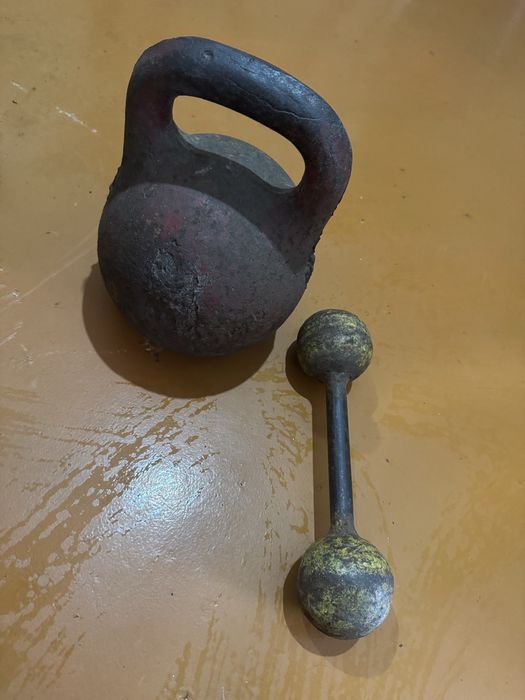 гиря 32 кг в подарок гантеля