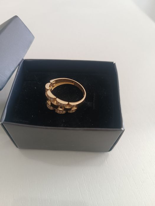 Продам золотое кольцо 16,5р 585