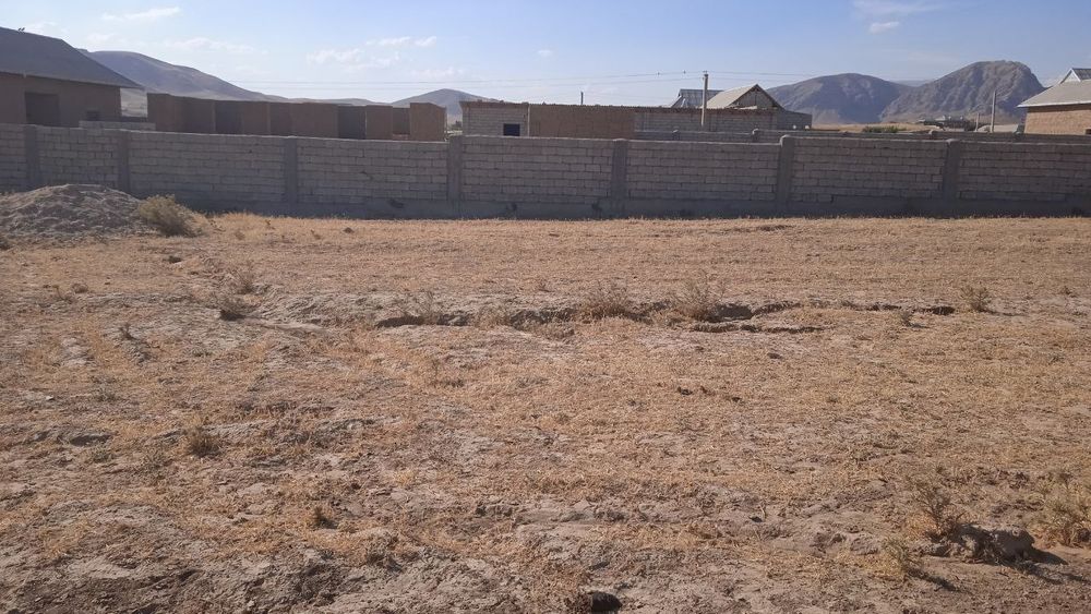 4 сотихлиБуш ер участка сотилади