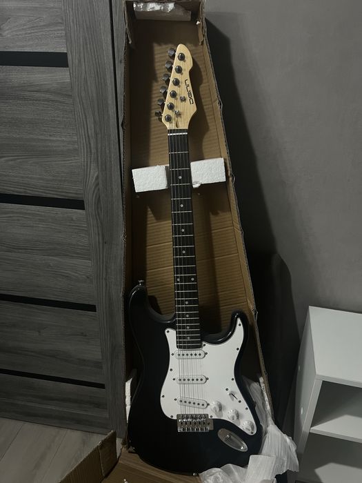 Продам Электрогитару