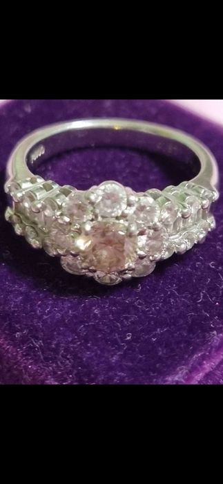 Inel superb din platina + pink diamond 0,6ct si anturaj briliante albe