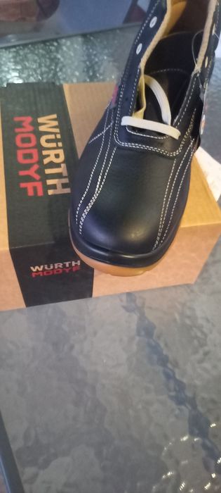 Vând bocanci cu protectie nr 42 wurth