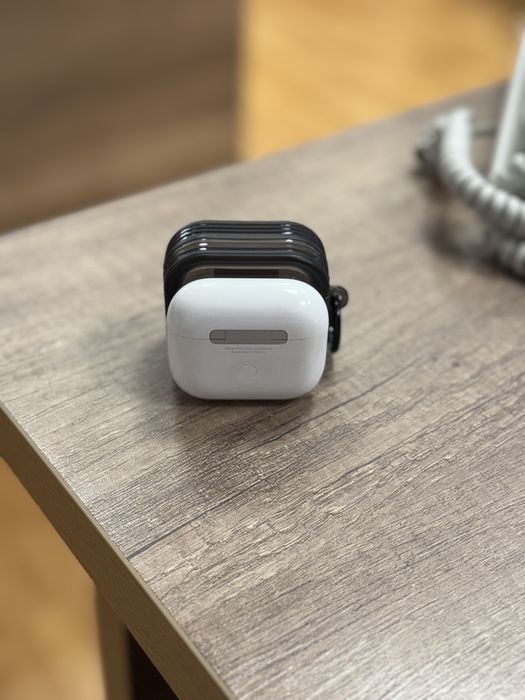 Продам AirPods 3