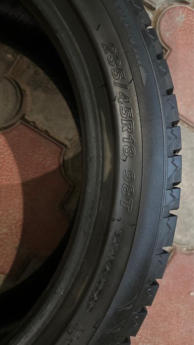 Продам Шины на камри 70/75