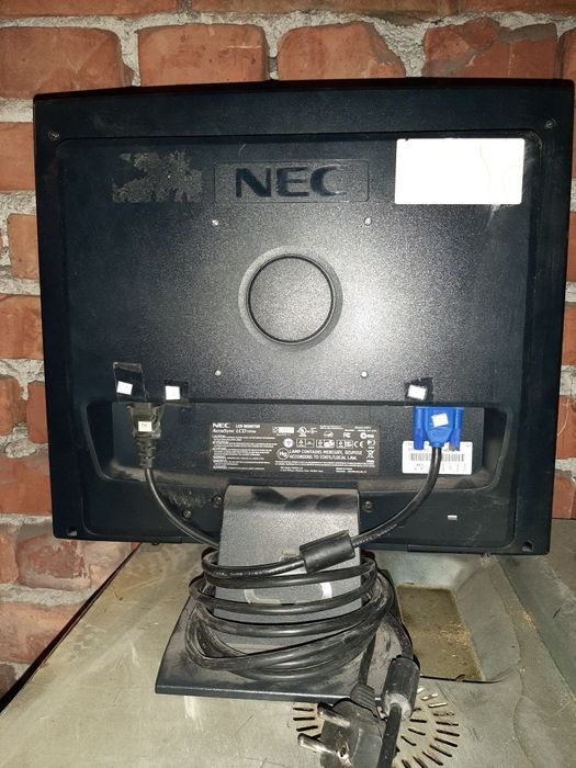 Компютър настолен