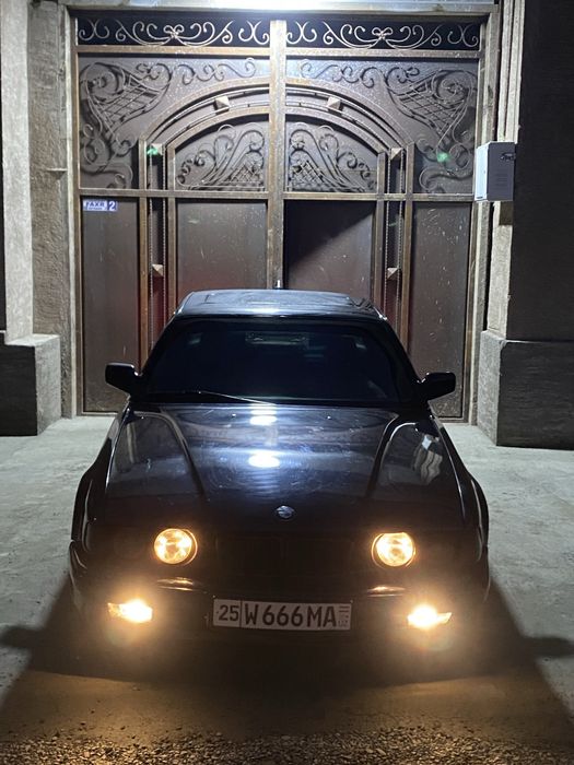 BMW E32 735i sotiladi