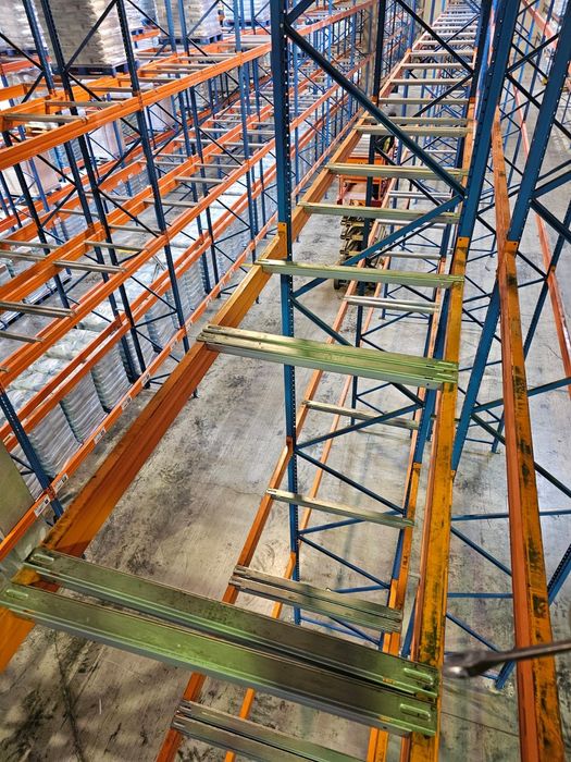 Suporturi metalice pentru paleți