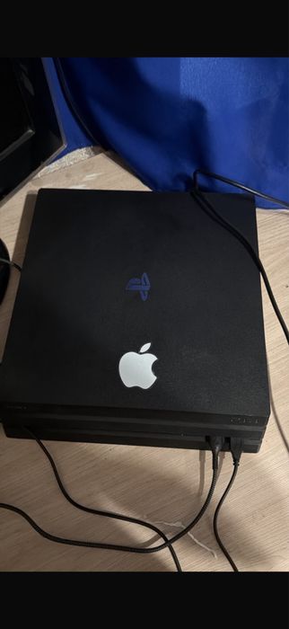 PlayStation 4 про 1 тб