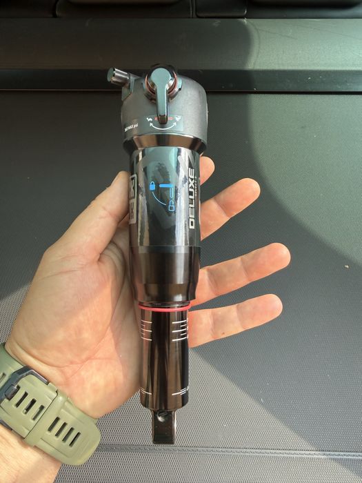 Rockshox deluxe select+ 185x47.5 trunnion
