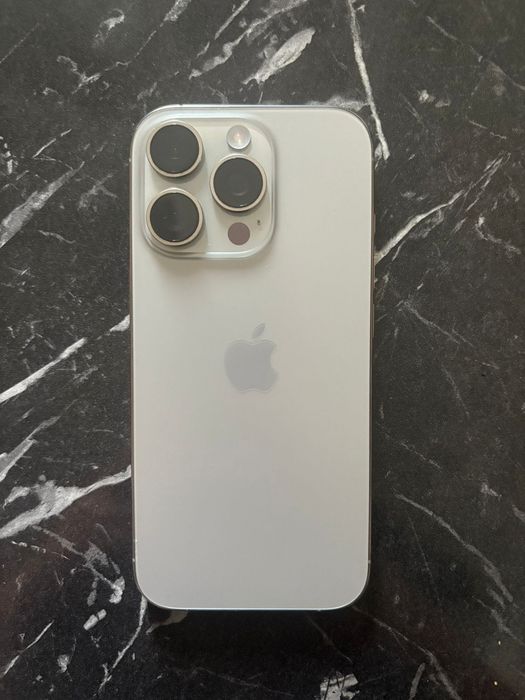 iPhone 16 pro , 128 GB