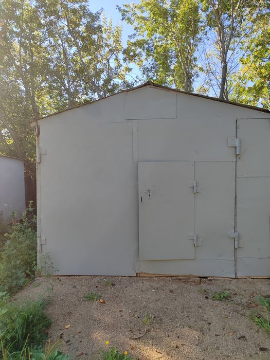 Сдам гараж со светом