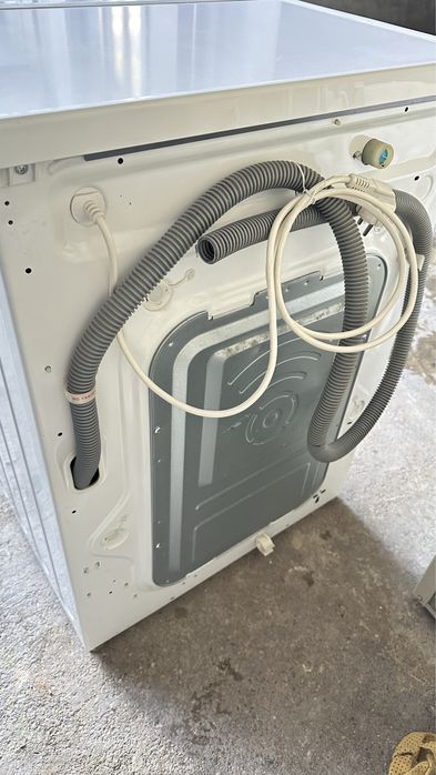 6кг ли LG кир ювиш машинаси бир қўл тутган холати зўр