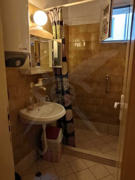 Дава се под наем Тристаен апартамент в София, Хладилника - 80 кв.м за 600 € - Снимка #6