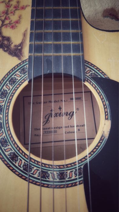 Гитара акустическая срочна