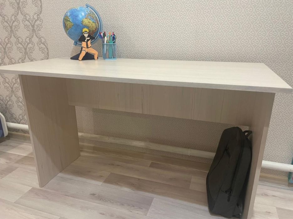 Учебный стол , парта