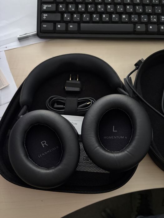 Продам оригинальные новые Sennheiser Momentum 4