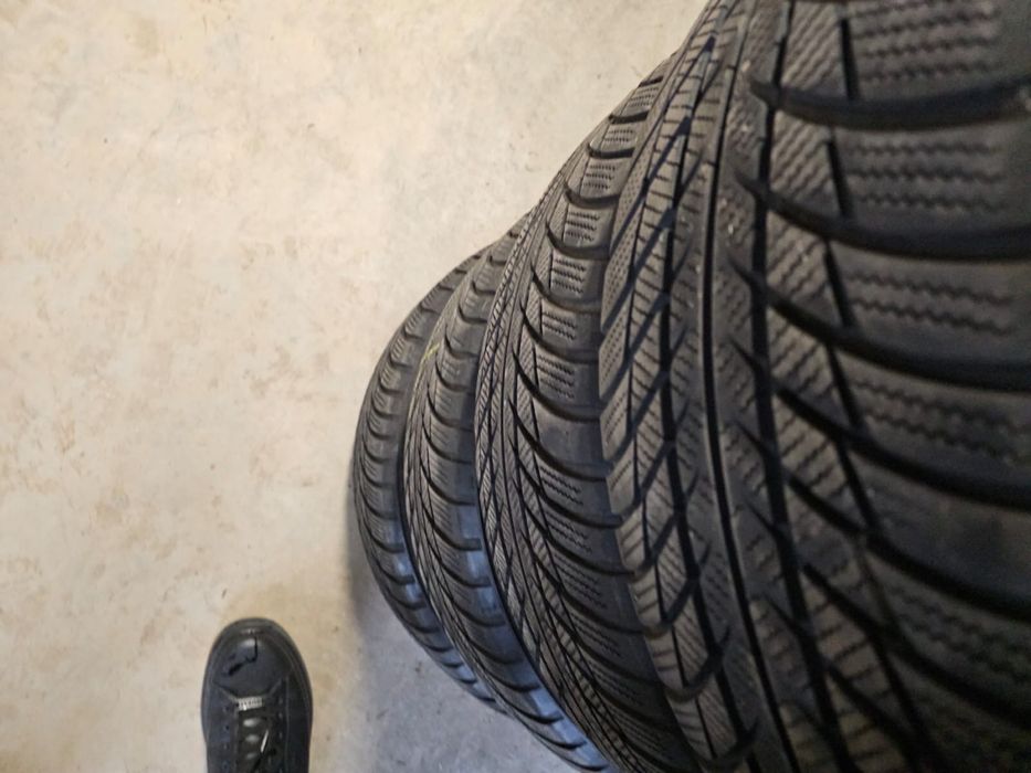 Гуми 225/45/18 BMW * Bridgestone SRC