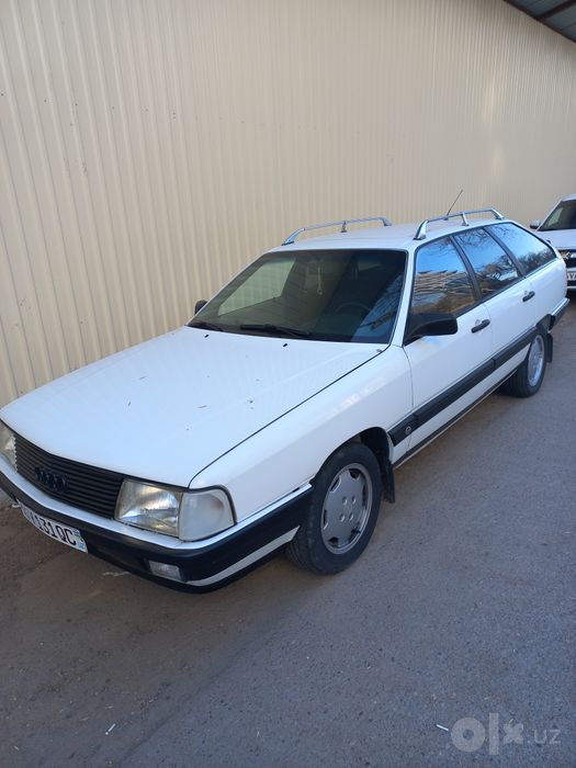 Автомабиль Audi 100