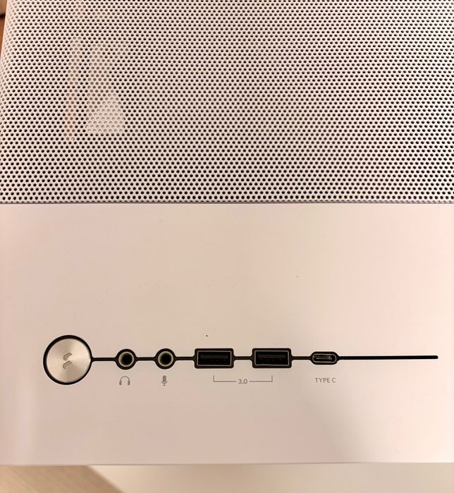 Продавам гейминг компютър