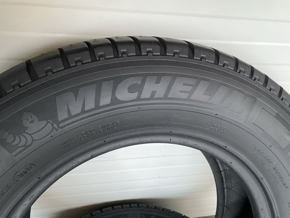 2бр Летни гуми 235/65/16С/Michelin Agilis/dot0617/7мм грайпфер