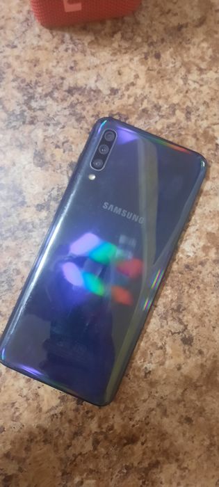 Samsung a70 в отличном состоянии
