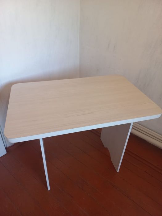 Стол    кухонный