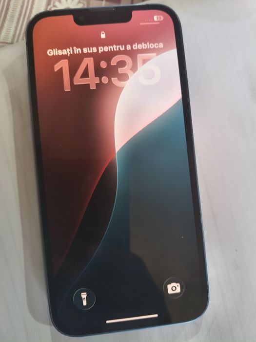 Vând iPhone 13 simplu