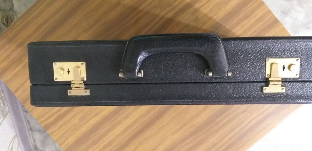 Продается кожаный дипломат