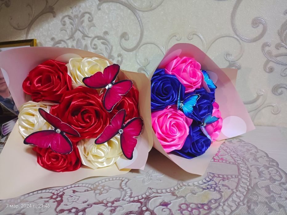 Букет из атласных роз